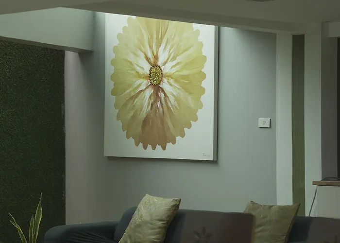 Nantra Sukhumvit 39 Hotel