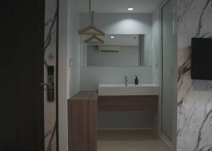 Hotel Nantra Sukhumvit 39 3*
